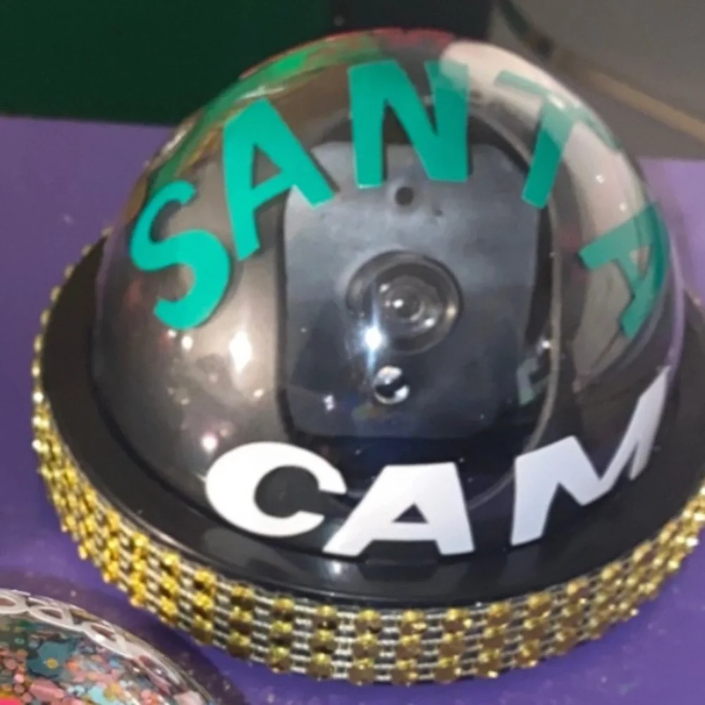 CUSTOMER CREATION - 🎄🎅🏽Santa Faux Camera ☃️ 📸 (Battery Operated)